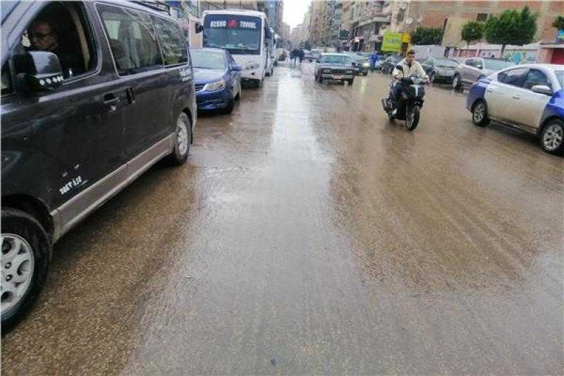 هطول أمطار غزيرة على مدينة كفر الزيات بالغربية