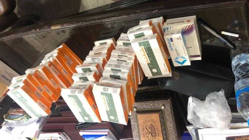 غلق عيادة طبية وضبط أدوية مخدرة ومنتهية الصلاحية خلال حملة رقابية بالبحيرة