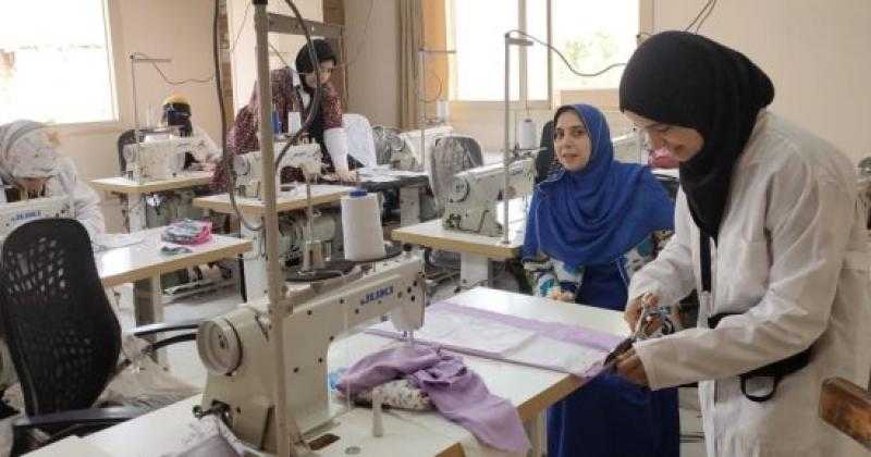 مديرية العمل بالمنيا: توفير فرص عمل لخريجات تدريبات التفصيل والخياطة