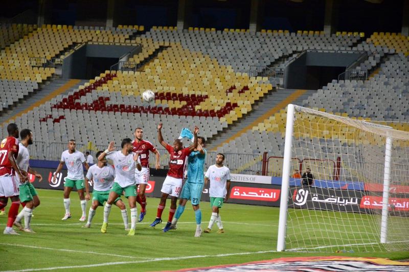 الأهلي يتقدم على المصري في الشوط بهدف رضا سليم