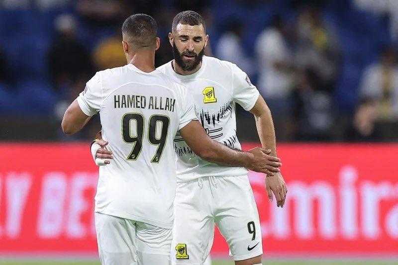 اتحاد جدة يكشف سبب غياب بنزيما عن تدريبات الفريق