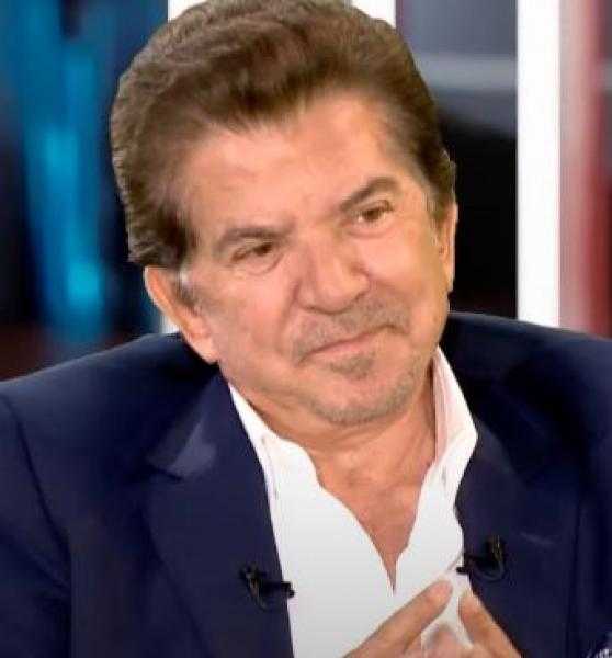 وليد توفيق: انتقادي لنفسي سبب نجاحي.. وهوايا وغنايا مصري