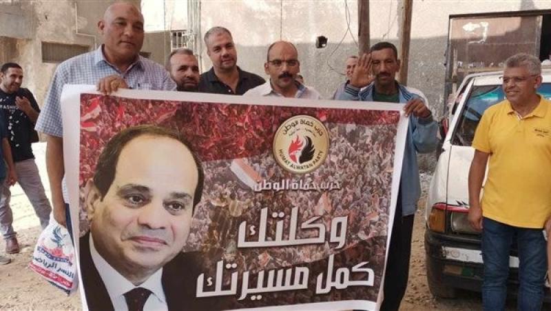 المئات يتوافدون على مكاتب الشهر العقاري بالقليوبية لتوثيق توكيلات للسيسي