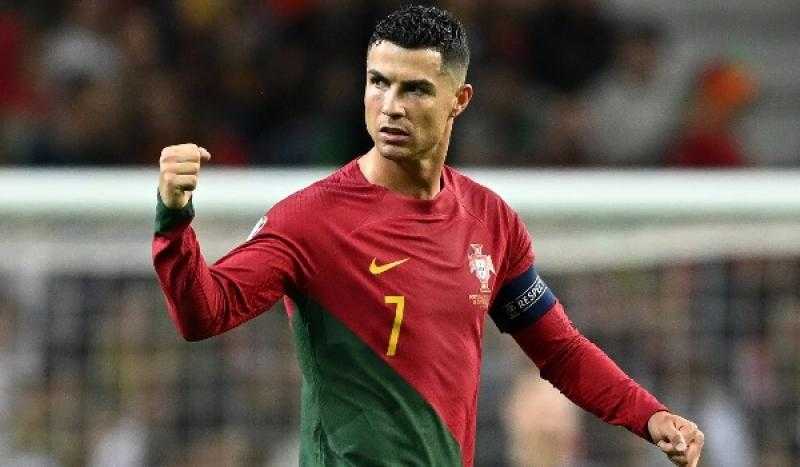 مدرب البرتغال: رونالدو يحفزنا وقدوة للاعبين الشباب