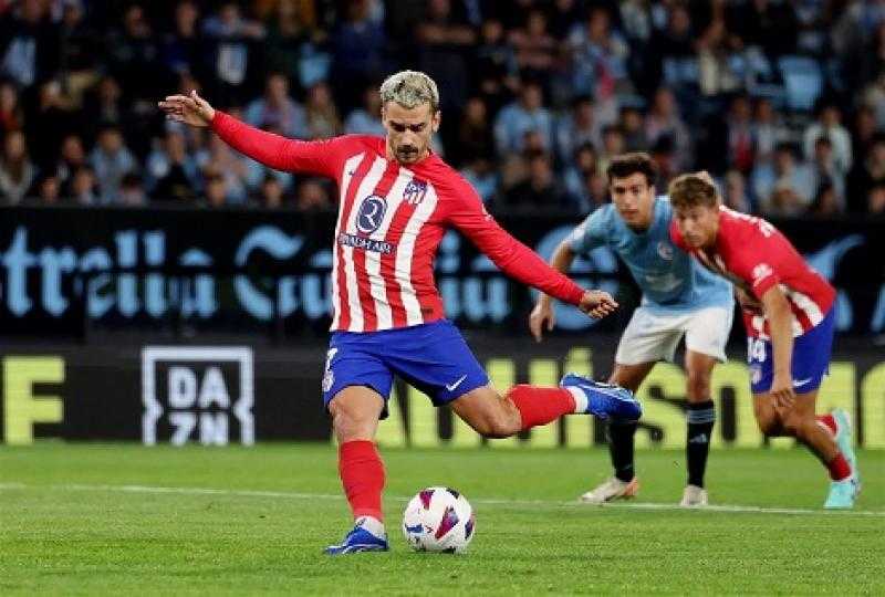 جريزمان يقود أتلتيكو مدريد للفوز بثلاثية على سيلتا فيجو بالدوري الإسباني