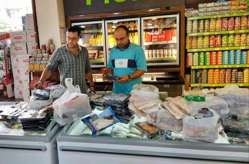 ضبط أغذية غير صالحة للاستهلاك الآدمي في تمي الأمديد بالدقهلية