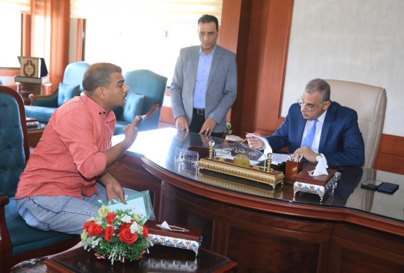 235 مواطنا ومواطنة يلتقون محافظ سوهاج ونائبه لعرض مطالبهم وشكاواهم