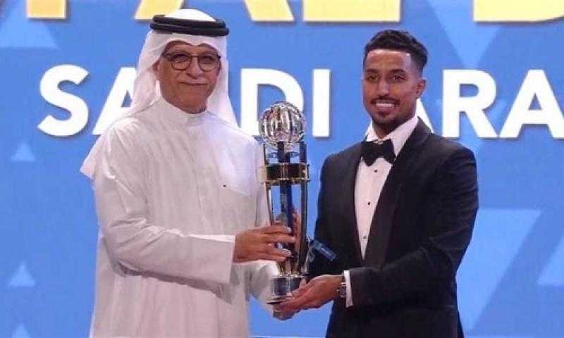 الدوسري أفضل لاعب في آسيا وكير أفضل لاعبة