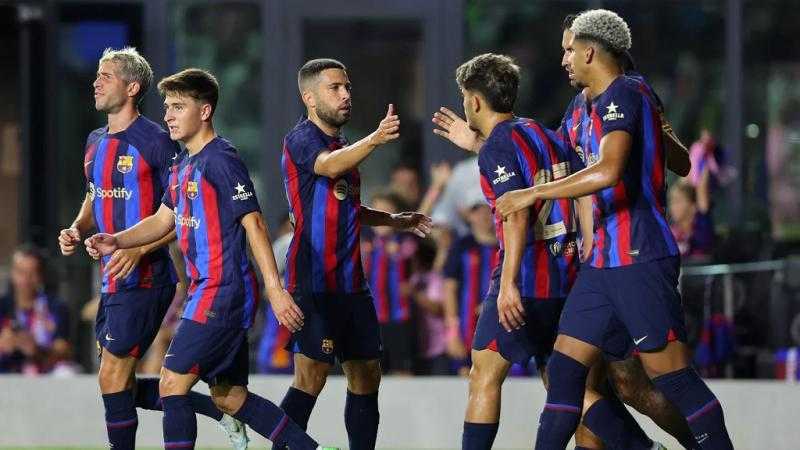 برشلونة يهزم ألافيس بثلاثية في الدوري الإسباني
