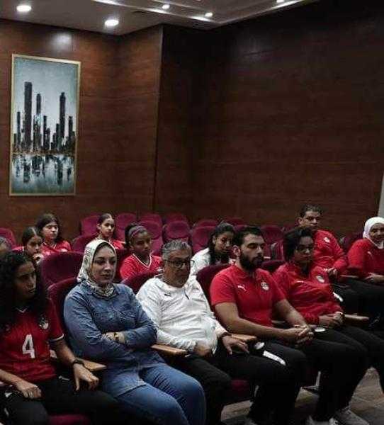 بعثة منتخب الناشئات تغادر إلى الكونغو بعد الاجتماع مع جمال علام