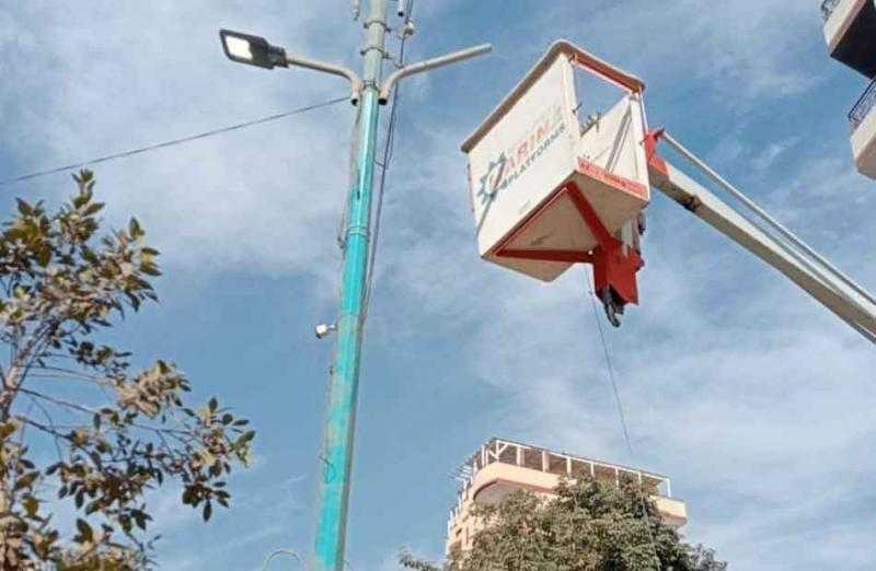 صيانة 46 كشاف إنارة في مركز طنطا