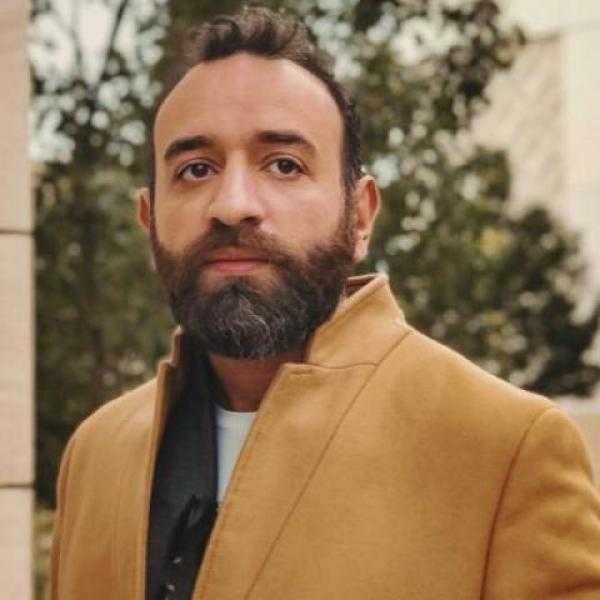 عمرو سلامة يطالب رواد مواقع التواصل بالتأكد من صحة الأخبار قبل نشرها