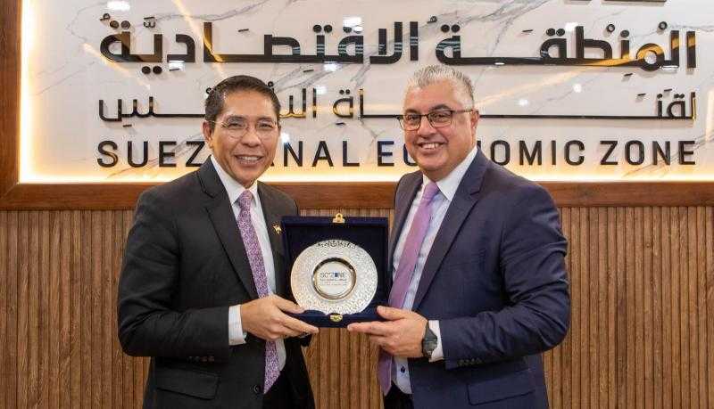 رئيس ”اقتصادية قناة السويس” يلتقي بوزير التعليم والشئون الخارجية السنغافوري لبحث التعاون المشترك