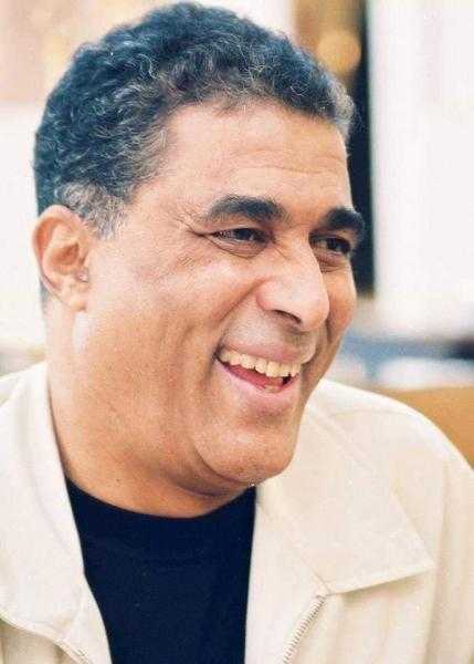 كواليس مكالمة مبارك مع أحمد زكي في المستشفى.. يرويها مساعده