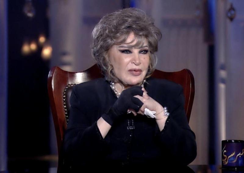 صفية العمري: ”خايفة من الموت ييجي وأولادي بعيد عني.. الزمن غدار معملتش حسابه”