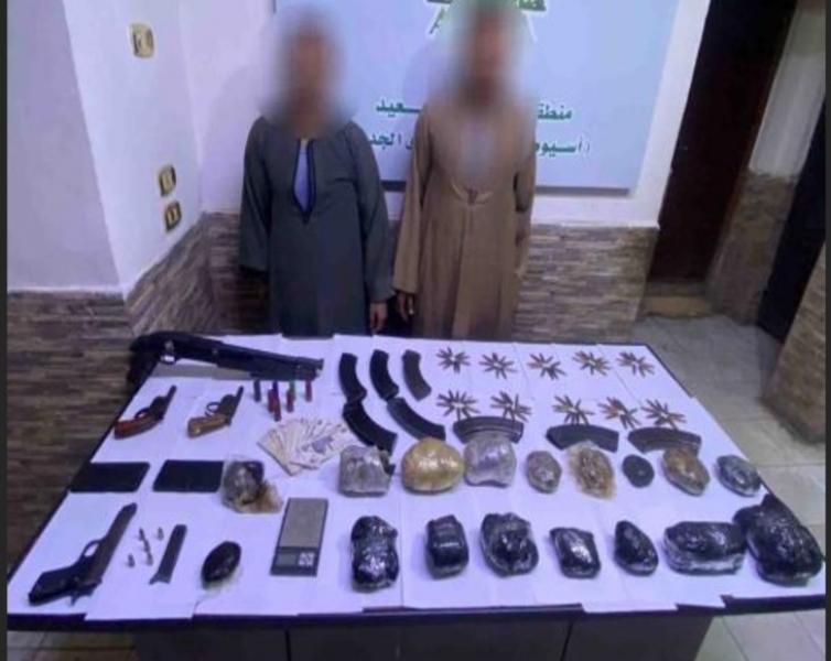 القبض على عنصرين إجراميين للاتجار بالمخدرات بأسيوط