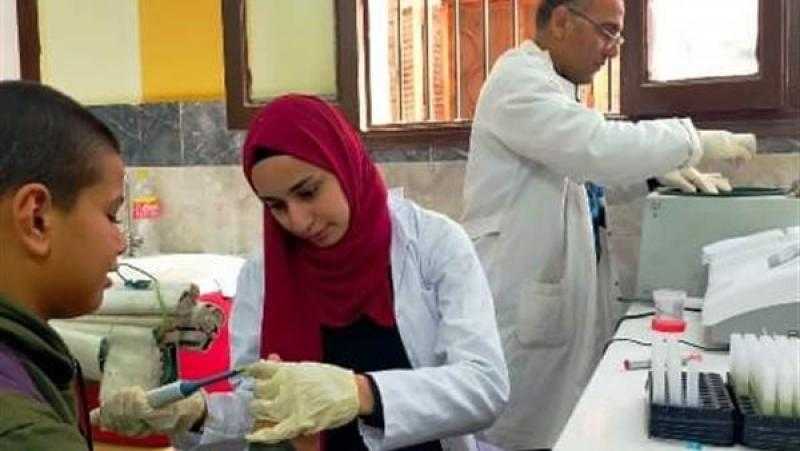 توقيع الكشف الطبي وصرف العلاج بالمجان لـ1451 مريضا بفاقوس