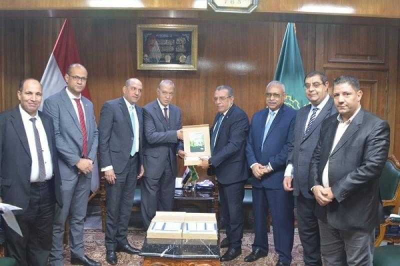 البنك الزراعي يتبرع بكوبونات بنكية وأجهزة عرائس للأسر الأكثر احتياجاً بمحافظة القلوبية