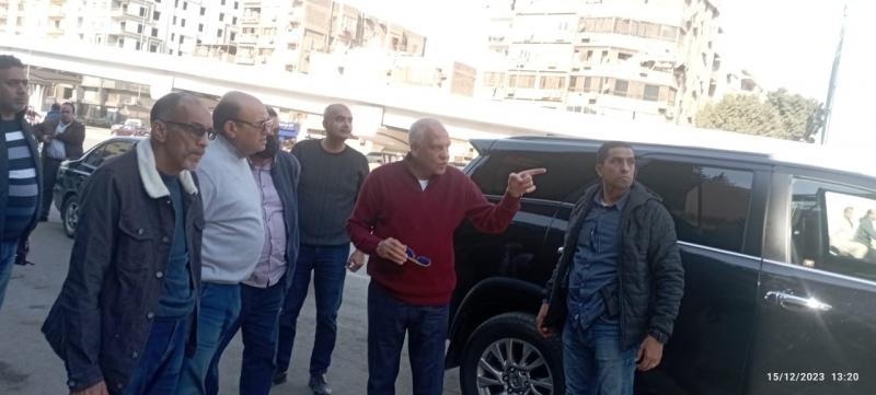 محافظ الجيزة يتفقد حالة النظافة ورفع كفاءة الطرق بالأحياء.. صور