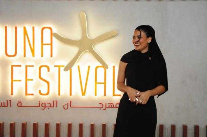 أسماء جلال تتألق بالأسود من العرض الأول لفيلم «آل شنب» بمهرجان الجونة السينمائي | صور