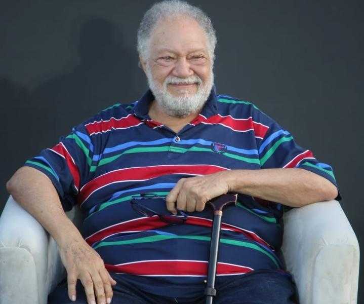يحيى الفخراني يوجه رسالة إلى الرئيس السيسي: معلش الأيام القادمة أصعب بكثير