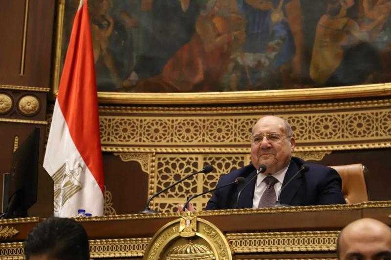 رئيس الشيوخ: ندعو الحكومة لسرعة التحرك وحل أزمات المناطق الاقتصادية