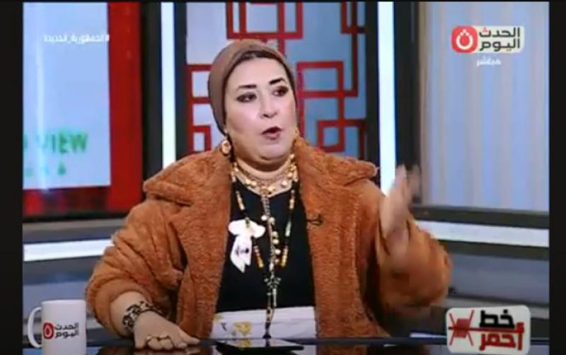 خبيرة أسرية تكشف صفات الزوج ”الحشري”.. وتحذر من هذه الأمور!