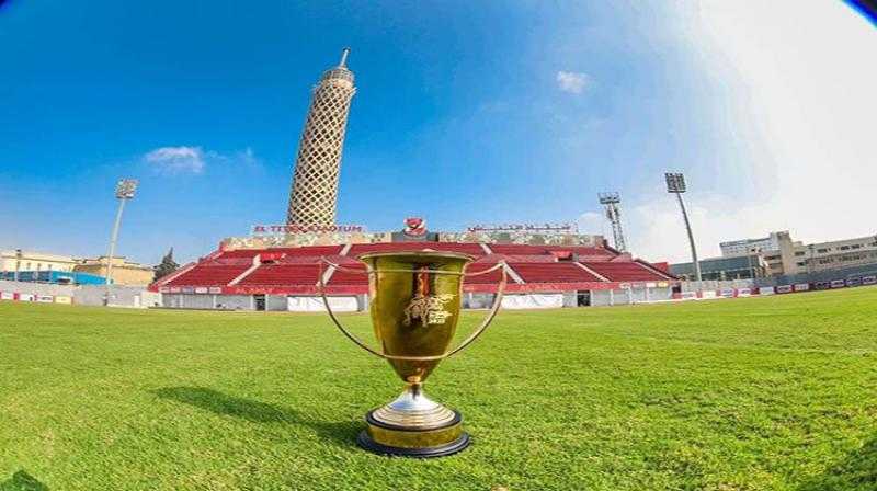 كأس السوبر المصري تصل مقر النادي الأهلي بالجزيرة