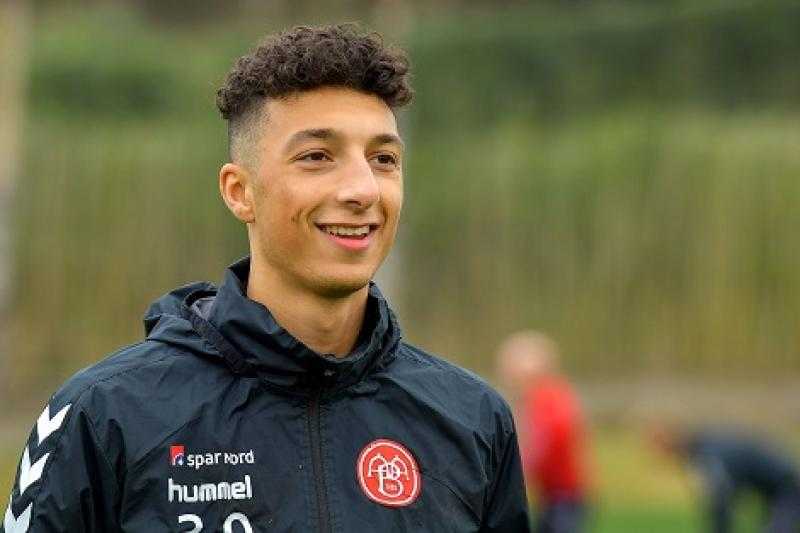 وسام أبو علي يلمح لرغبته في الرحيل عن سيريوس السويدي بعد وصول عرض الأهلي