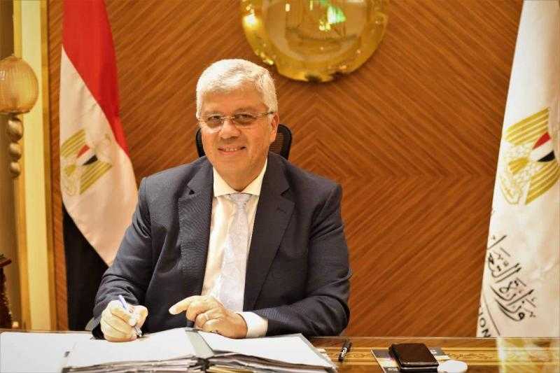 وزير التعليم العالي يصدر قرارًا بإغلاق كيانين وهميين بمحافظة الإسكندرية