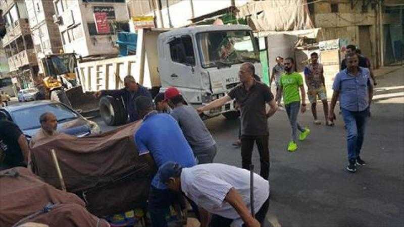 رئيس حي المعصرة يقود حملة لرفع الإشغالات من الشوارع والميادين