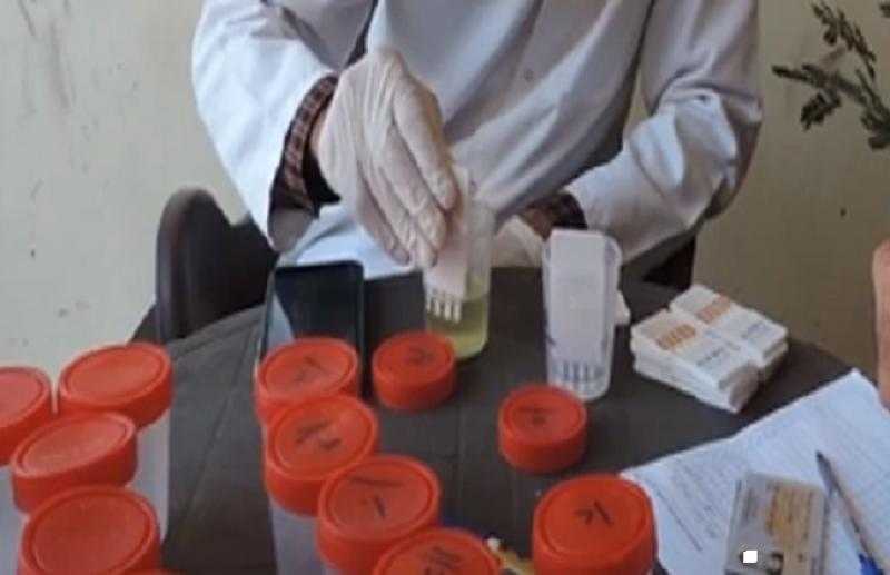 إجراء فحص مخدرات لـ 45 من قائدي السيارات على الطرق السريعة