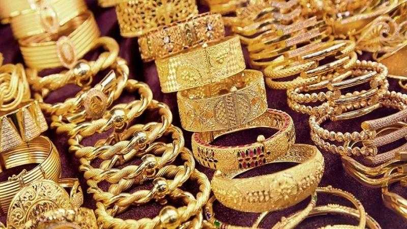 الاستثمار في الذهب أم شهادات الـ 27؟.. مستشار وزير التموين يحسم الجدل