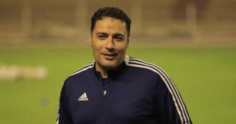طلعت محرم يقود المقاولون من المدرجات أمام الجونة فى كأس الرابطة