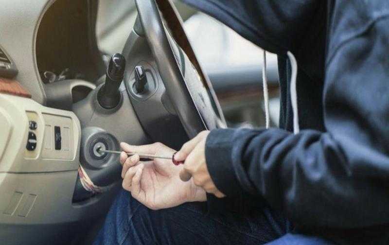 قرار قضائي جديد ضد أفراد عصابة سرقة السيارات في الجيزة