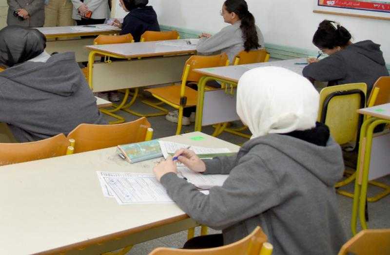 61 ألفا و245 طالبًا وطالبة بالشهادة الإعدادية بكفر الشيخ يؤدون أول أيام الامتحان في 343 لجنة