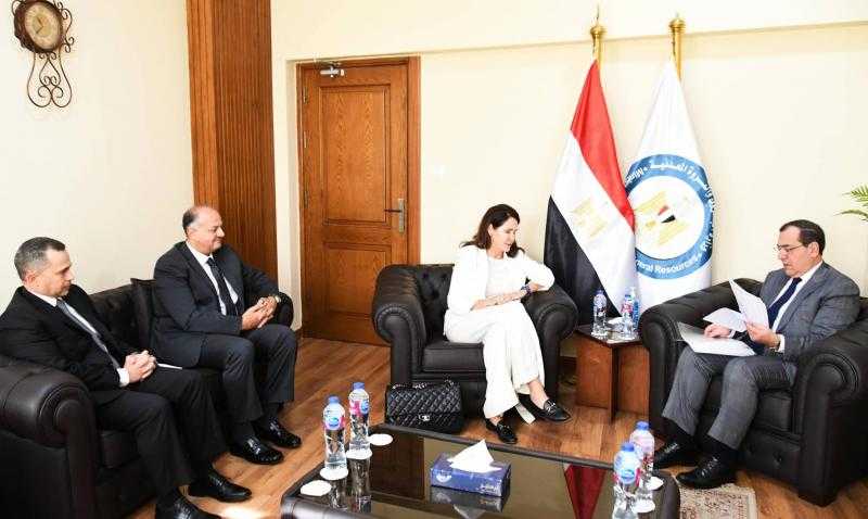بي بي البريطانية تعتزم ضخ استثمارات جديدة في قطاع البترول المصري