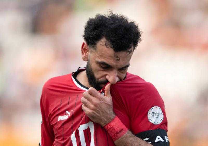 ليفربول يكشف موعد عودة صلاح إلى إنجلترا