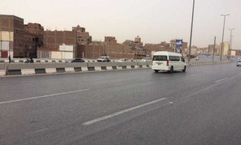 انتظام في حركة السيارات بالشوارع والطرق الرئيسية بالقاهرة والجيزة