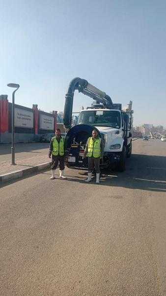 انتشار المعدات وفرق الطوارئ بشوارع القاهرة والجيزة تحسبا لسقوط أمطار