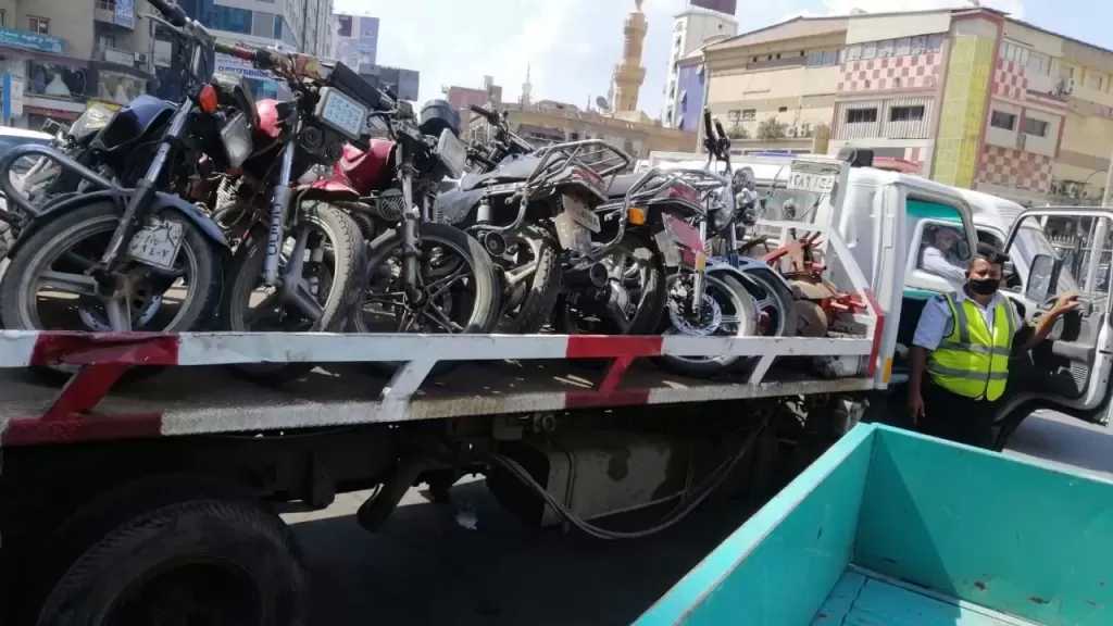 مصادرة 16 مركبة توك توك ودراجات نارية خلال حملات مرورية
