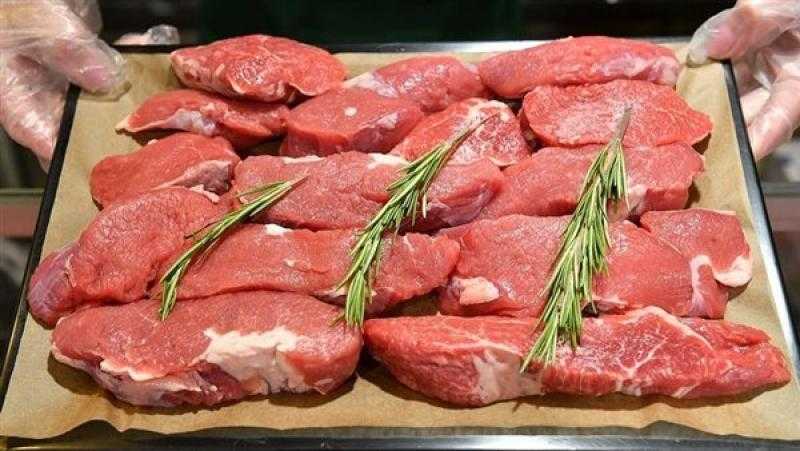 بعد وصول الكيلو 400 جنيه.. القصابين تقدم مقترحا للسيطرة على الأسعار: ”المصريين مبيغلبوش”