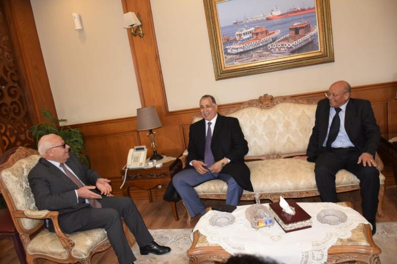 محافظ بورسعيد وونقيب عام المحامين يناقشان عددًا من موضوعات التعاون بالمحافظة