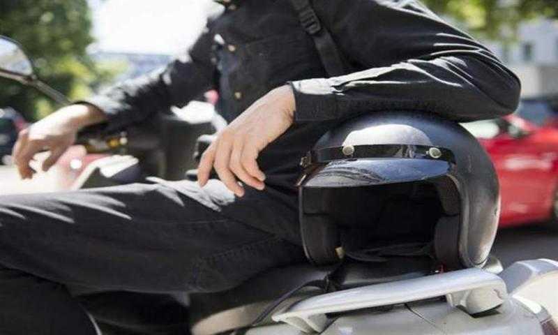 ضبط 560 مخالفة لقائدي الدراجات النارية لعدم ارتداء الخوذة