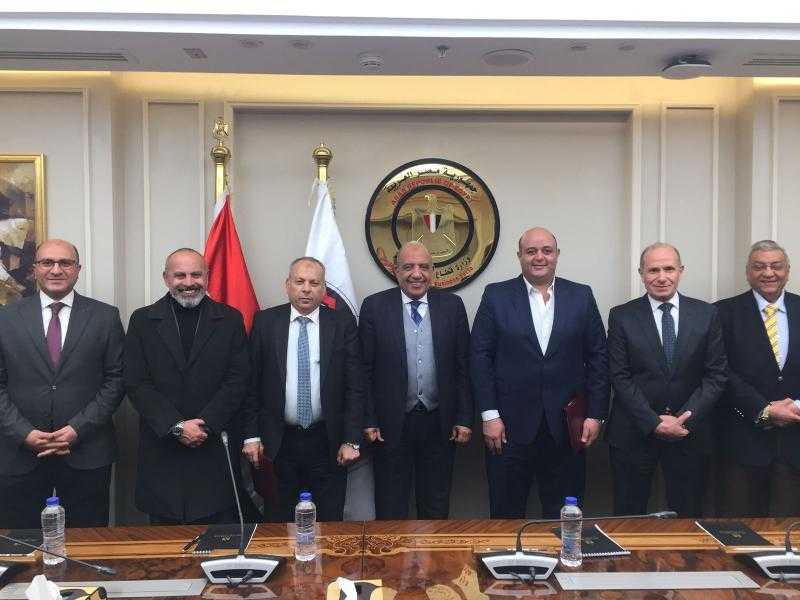 وزير قطاع الأعمال: توقيع بروتوكول تعاون لإقامة مشروع تصنيع زراعي وإنتاج حيواني بالصالحية الجديدة
