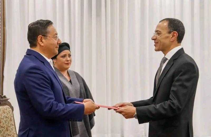 السفير المصري في بوليفيا يقدم أوراق اعتماده إلى الرئيس البوليفي |صور