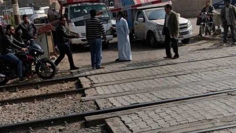 وزارة النقل تناشد المواطنين بتوخي الحذر وعدم اقتحام المزلقانات أثناء غلقها