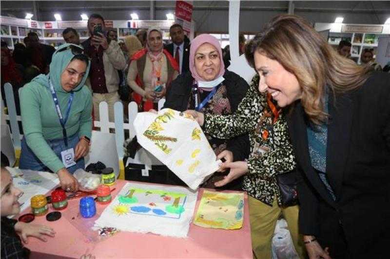 وزيرة الثقافة: معرض الكتاب أصبح عاصمة متكاملة للثقافة والفنون