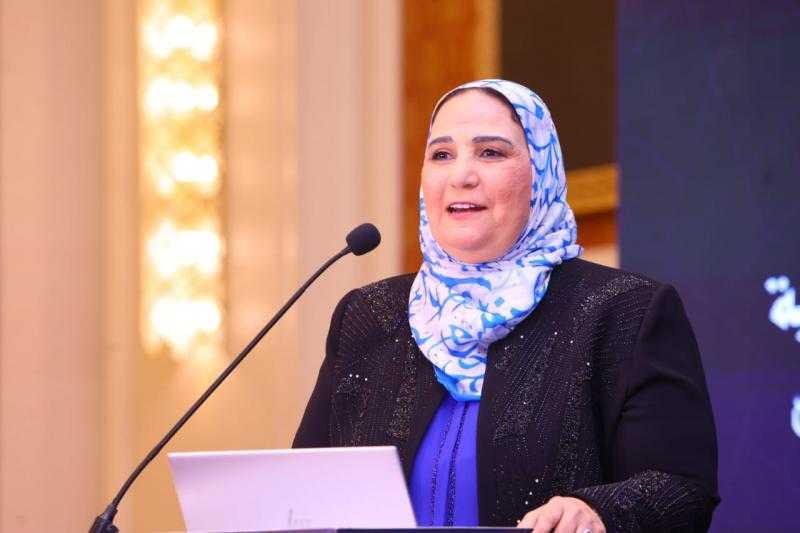 وزيرة التضامن الاجتماعي تثمن جهود محافظ المنوفية في تقديم الدعم لتوفير حياه كريمة