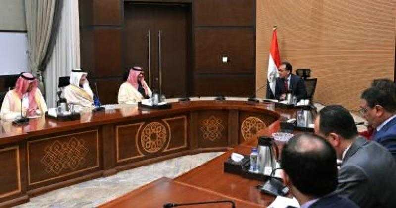 رئيس الوزراء يلتقي وزير الإعلام السعودي